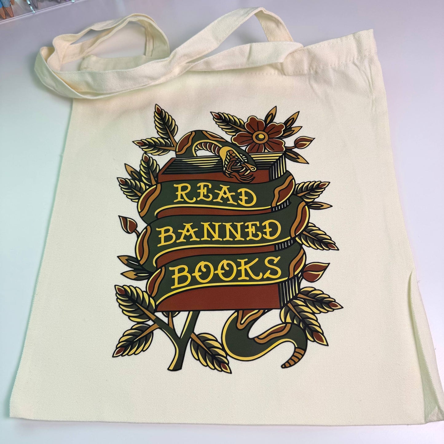 BOOKISH TOTE 🤍